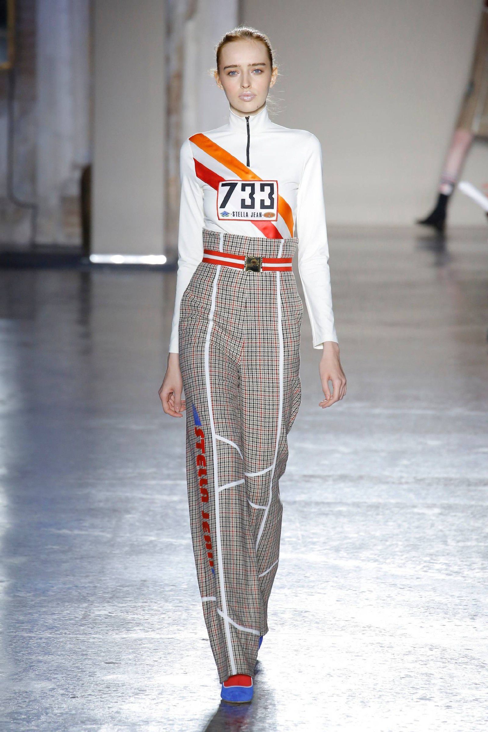 ย้อนส่อง 15 แฟชั่นลุคสปอร์ตเต็มขั้น! จากรันเวย์ Stella Jean-Fall 2018 ส่งท้ายโอลิมปิกเกมส์ โตเกียว 2020