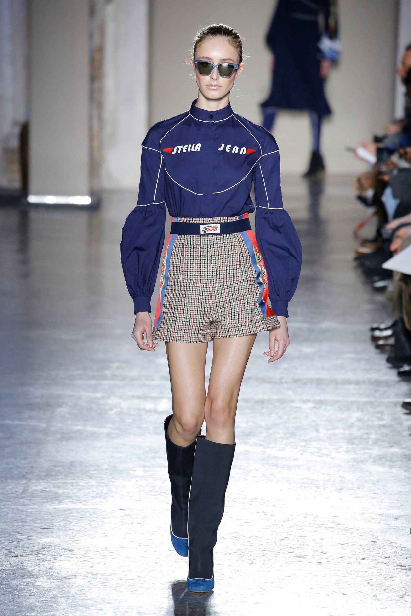 ย้อนส่อง 15 แฟชั่นลุคสปอร์ตเต็มขั้น! จากรันเวย์ Stella Jean-Fall 2018 ส่งท้ายโอลิมปิกเกมส์ โตเกียว 2020