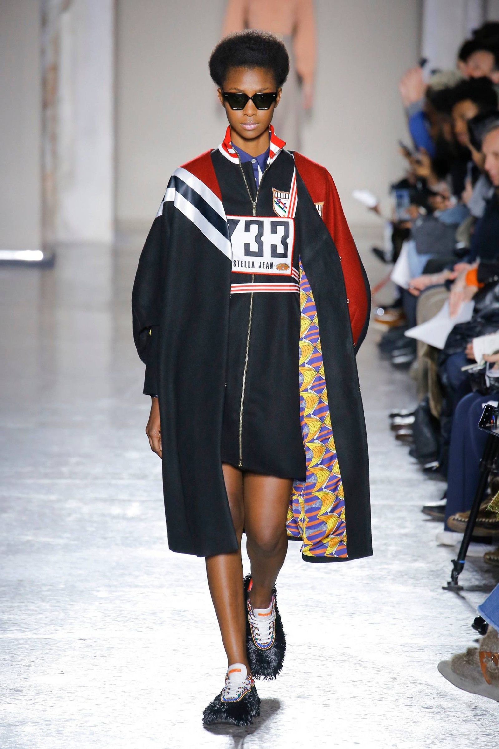 ย้อนส่อง 15 แฟชั่นลุคสปอร์ตเต็มขั้น! จากรันเวย์ Stella Jean-Fall 2018 ส่งท้ายโอลิมปิกเกมส์ โตเกียว 2020