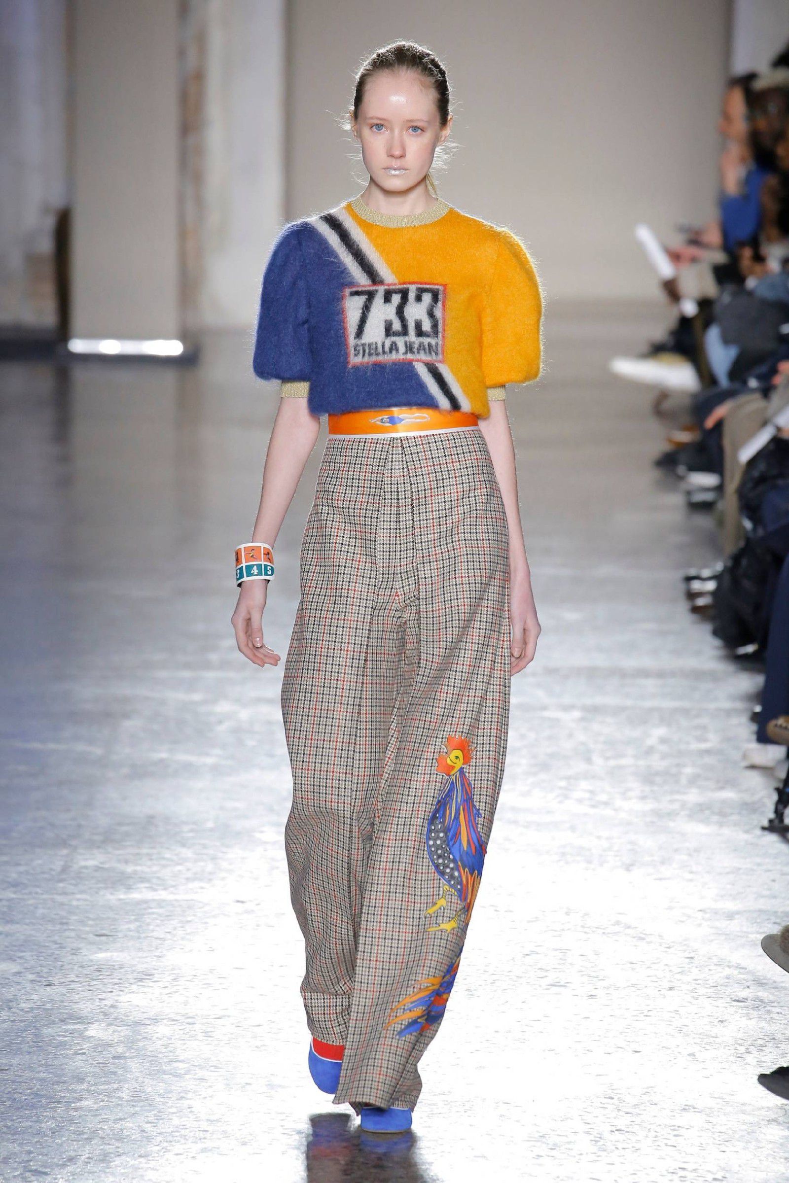 ย้อนส่อง 15 แฟชั่นลุคสปอร์ตเต็มขั้น! จากรันเวย์ Stella Jean-Fall 2018 ส่งท้ายโอลิมปิกเกมส์ โตเกียว 2020