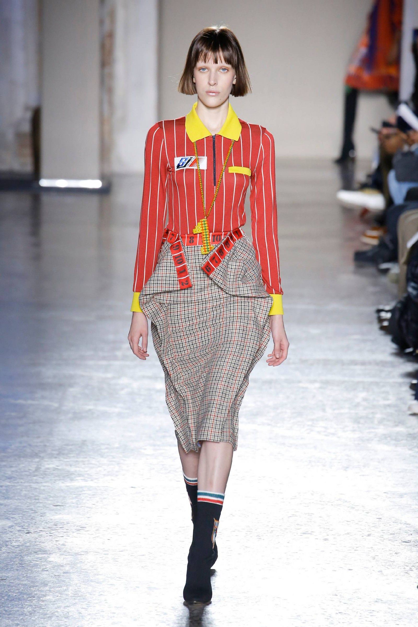 ย้อนส่อง 15 แฟชั่นลุคสปอร์ตเต็มขั้น! จากรันเวย์ Stella Jean-Fall 2018 ส่งท้ายโอลิมปิกเกมส์ โตเกียว 2020